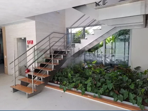 Imagem Excelente oportunidade de locação! Prédio Comercial de 600 m² de alto padrão, com uma localização privilegiada em uma via de grande circulação. Este i