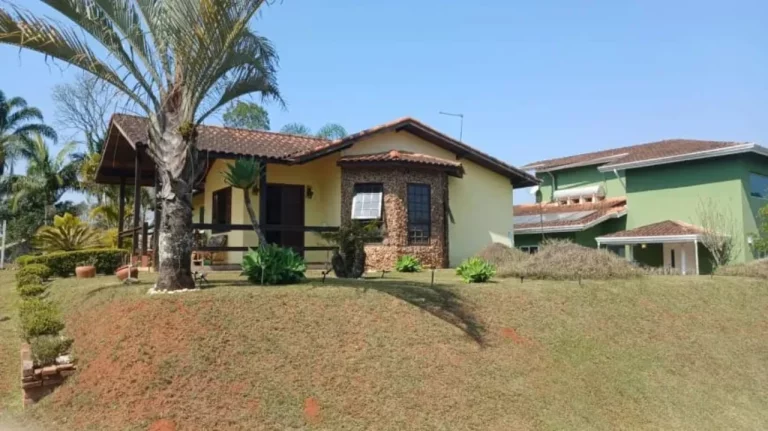 Imagem LINDA CASA EM CONDOMÍNIO FECHADO, EM GENEROSO TERRENO DE 770M² E 108M² DE ÁREA CONSTRUÍDA!