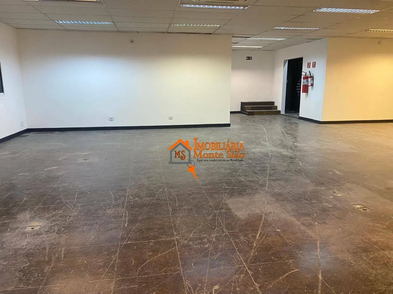 Imagem Galpão para alugar, 545 m² por R$ 30.000,00/mês - Vila Endres - Guarulhos/SP