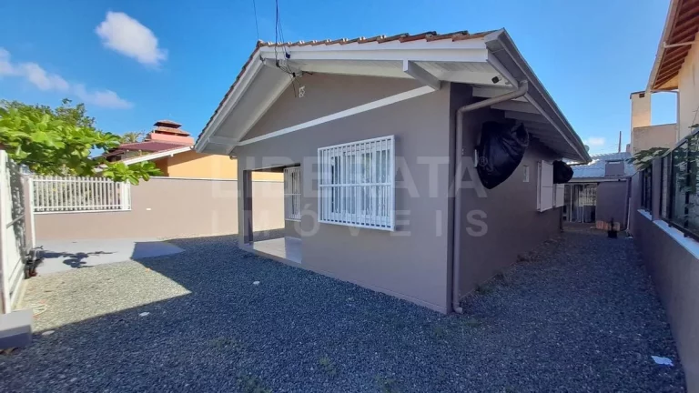 Imagem Casa a venda na Meia Praia, Navegantes, SC