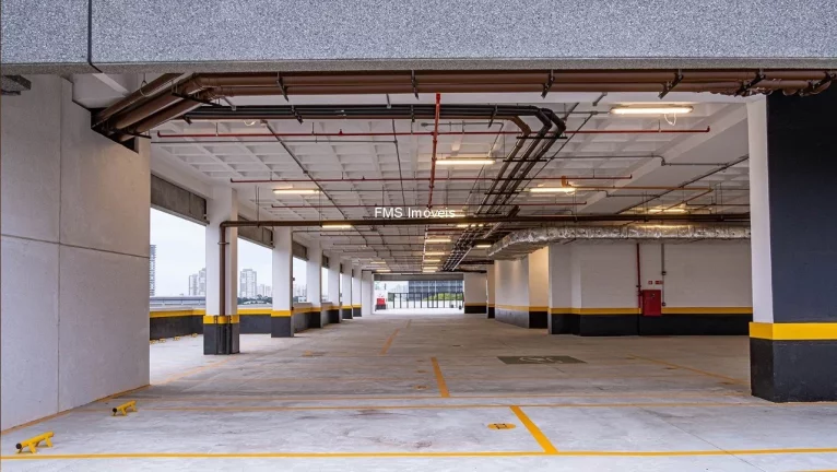 Imagem Conjunto Comercial de Alto Padrão com 56 vagas de garagem, 2.230m² de área no Parque Industrial Tomas Edson, SP