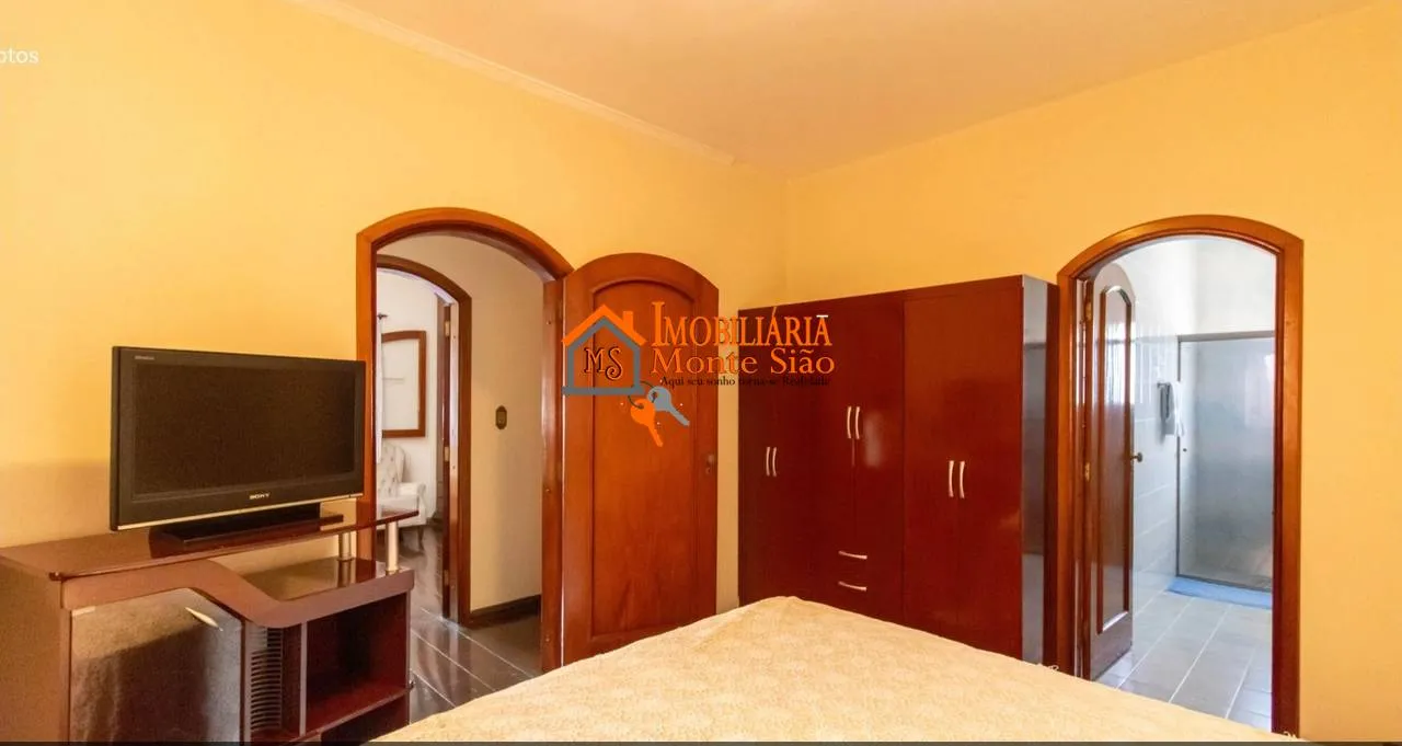 Imagem Sobrado com 5 dormitórios à venda, 500 m² por R$ 2.332.000 - Vila Galvão - Guarulhos/SP