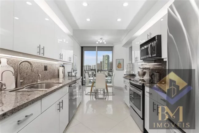Imagem Belíssimo apar Internacional Luxuoso com Vista Deslumbrante - Marina Tower.