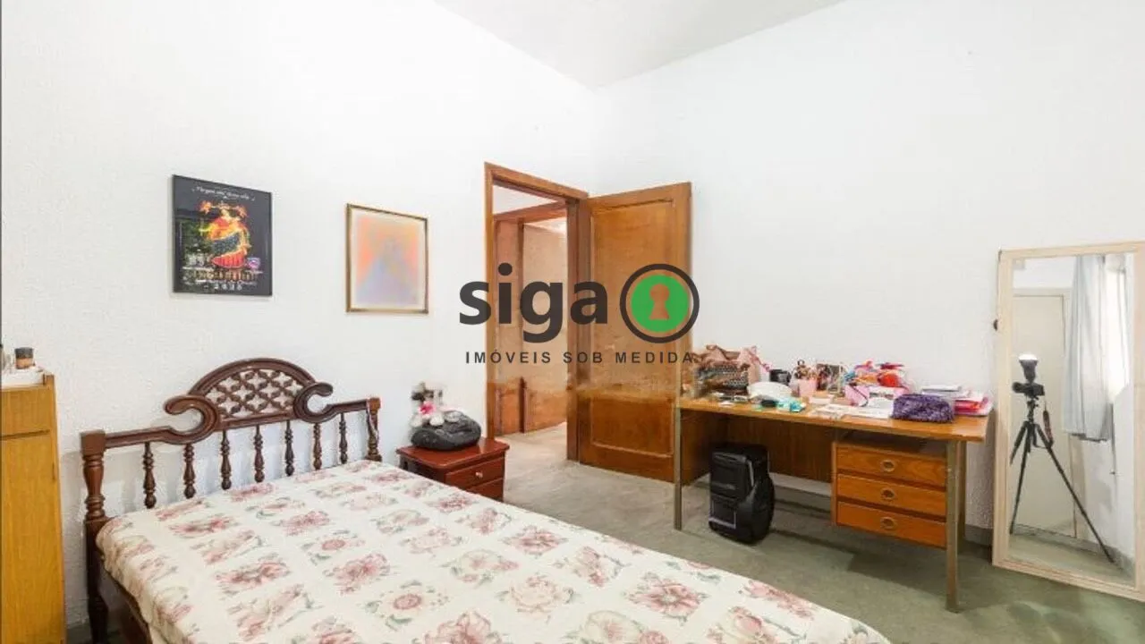Imagem Sobrado em Perdizes com 248m², 4 quartos e 2 suítes em localização nobre.