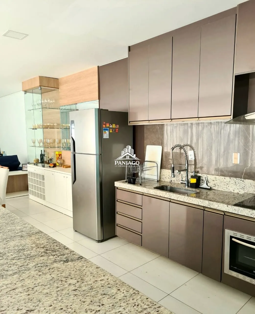 Imagem Casa com 3 Quartos, Piscina e Energia Solar à Venda no Jardim Comodoro