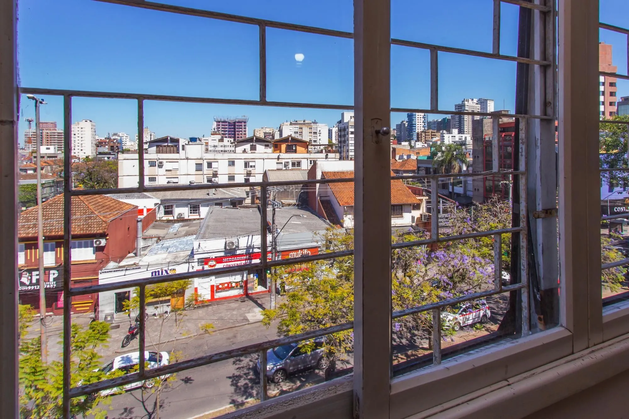 Imagem Apartamento Garden com 2 quartos e 94m² à venda em Rio Branco, Porto Alegre.