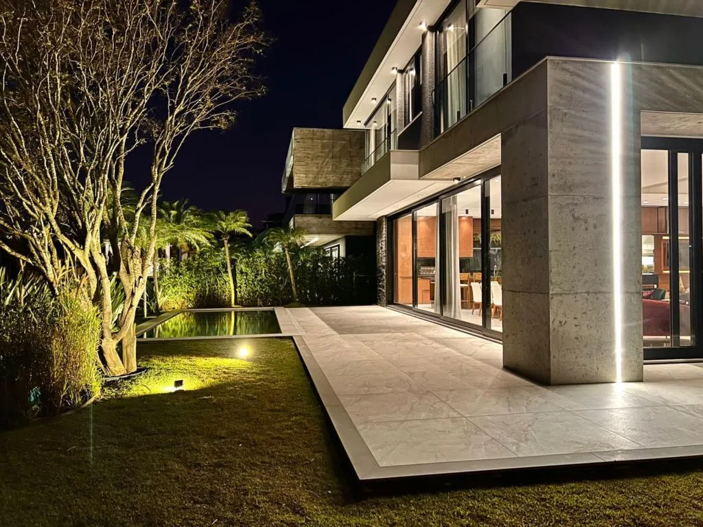 Imagem Casa em Condominio 5 Dormitórios - Bairro xangri-la