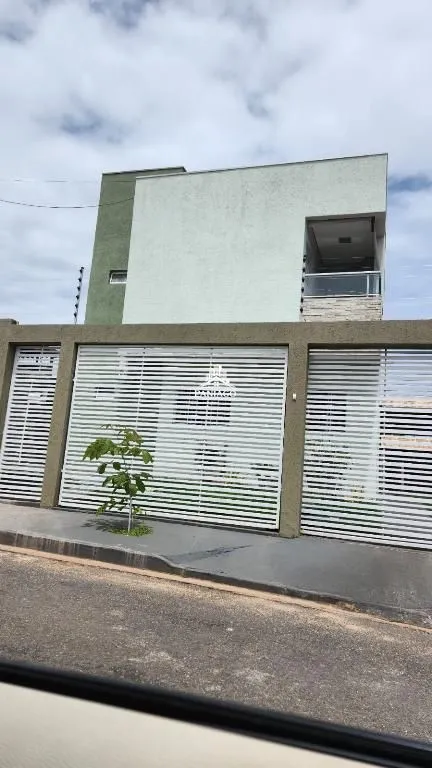 Foto do imóvel Sobrado com 4 Quartos, Piscina e Energia Solar à Venda na Morada do Ouro 2