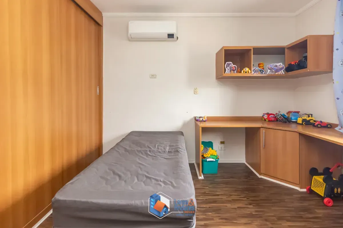Imagem Casa para venda em Parque São Domingos com 3 quartos, sendo 3 suítes, 222m²