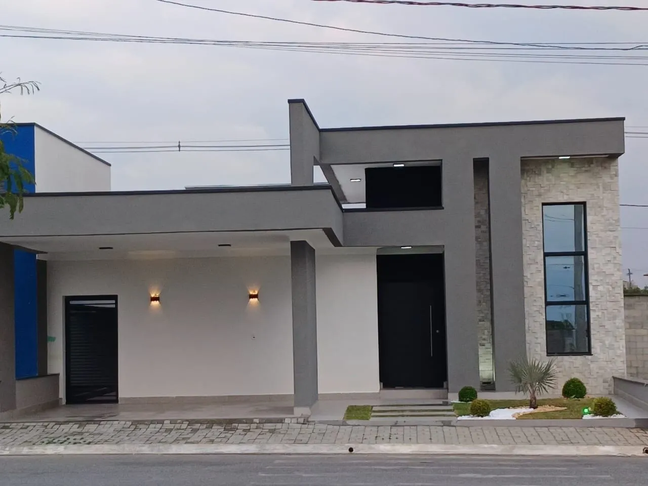 Imagem *Belíssima casa no Condomínio Perolas do Vale 
*3 três quartos Suíte 
*3 banheiro
*S...