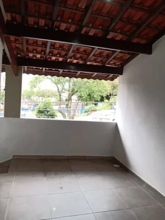 Imagem Ótimo sobrado próximo à escolas e comércio!