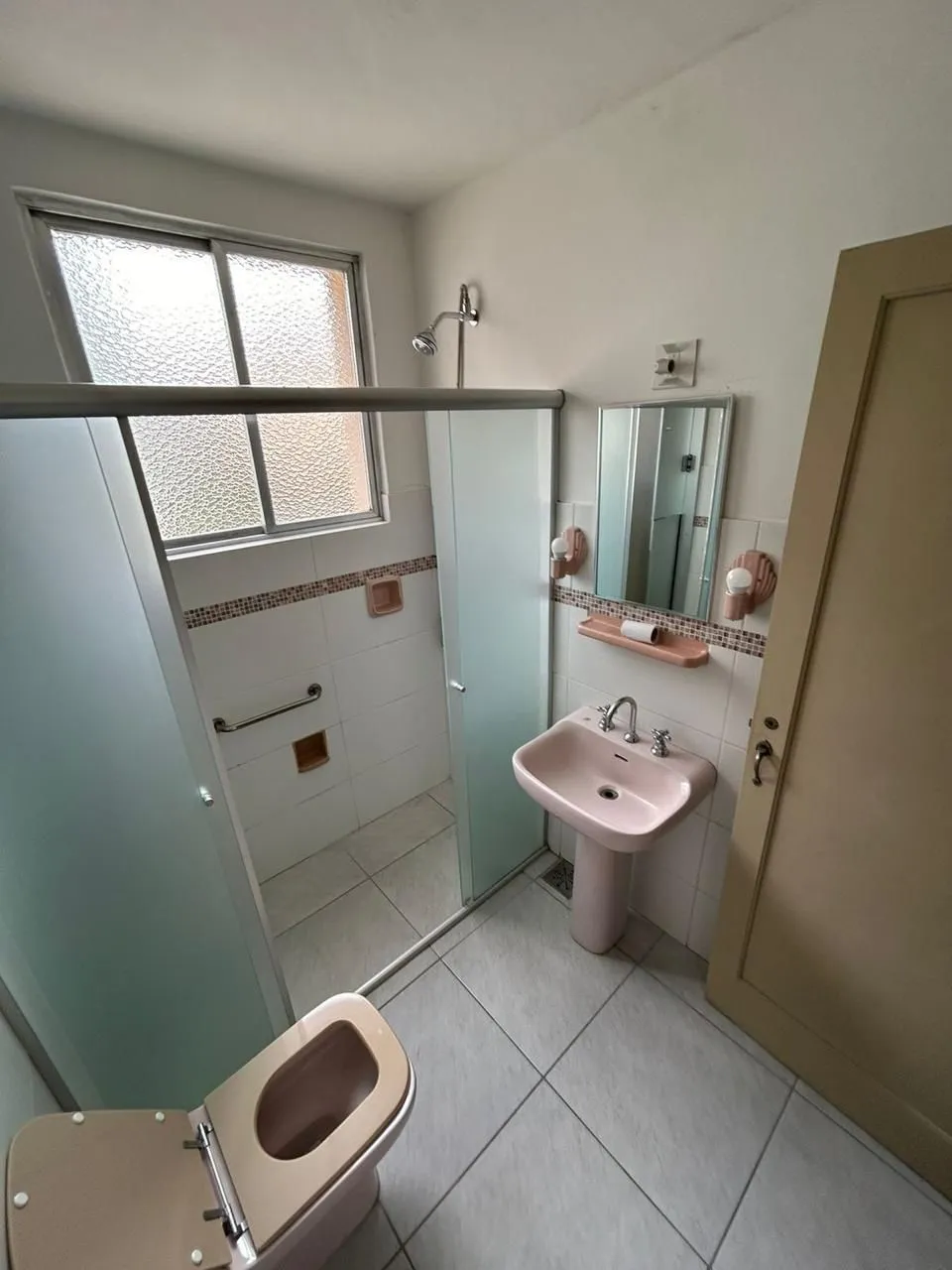 Imagem Apartamento com 03 quartos e 02 banheiros no Centro Histórico de Porto Alegre