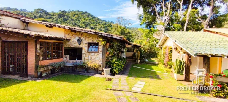 Imagem Casa com 5 dormitórios à venda, 620 m² por R$ 1.650.000 - Próximo a Albuquerque - Teresópolis/RJ