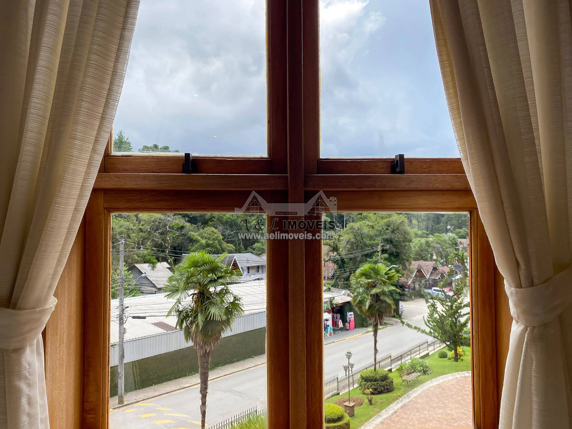 Imagem Apartamento à venda em Campos do Jordão - Com 03 suítes pronto para morar