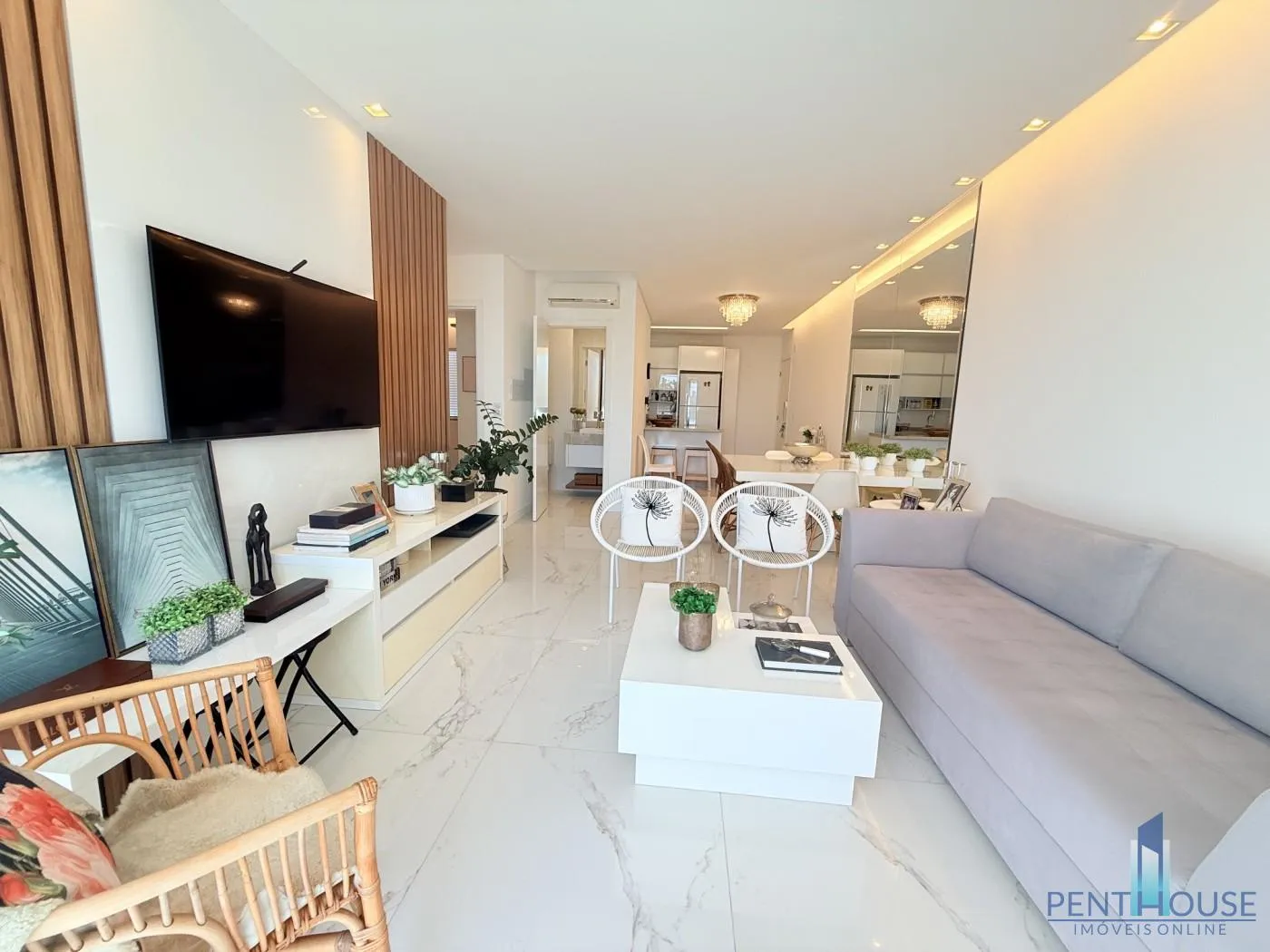 Foto do imóvel Apartamento com Terraço para Venda em Camboriú, São Francisco de Assis, 3 dormitórios, 3 suítes, 4 banheiros, 1 vaga em Rua Santo Amaro, 158 - São Francisco de Assis, Camboriú - SC