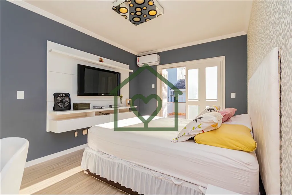 Imagem Excelente Casa em Condomínio fechado no Ecoville, composta de 2 pisos, com opção do terceiro. Pri...
