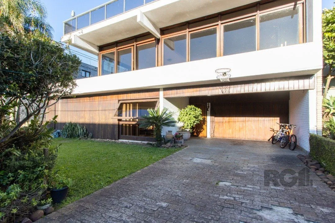 Imagem Casa em condomínio que possui 3 dormitórios, sendo 1suíte, lavabo, escritório, possibilidade de um 4 dormitório,