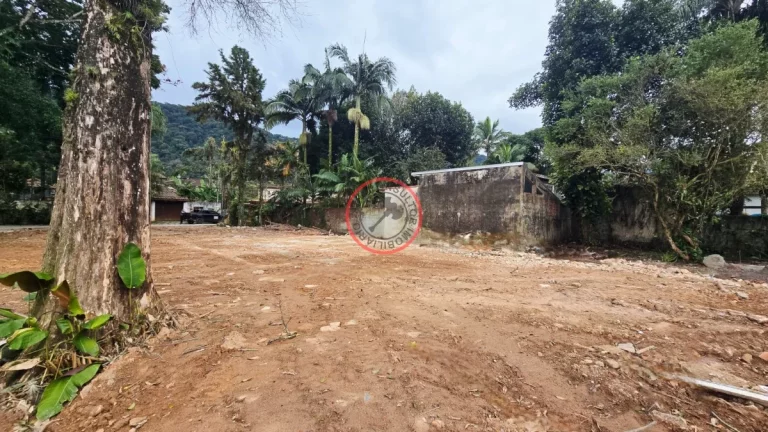 Imagem TERRENO EM BOIÇUCANGA 1300 METROS QUADRADOS, TODO MURADO,BEM LOCALIZADO,PERTO DE TODA ESTRUTURA DO BAIRRO.OPORTUNIDADE