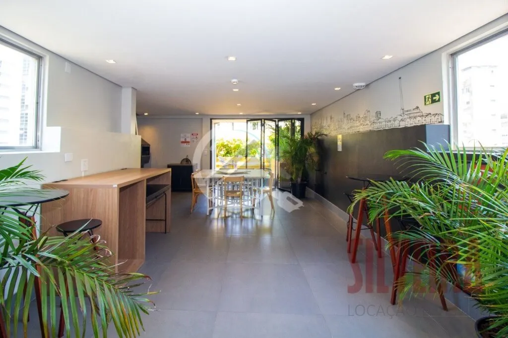 Imagem Studio mobiliado de 18 m² de área privativa com um dormitório com armários, um banheiro, armári...
