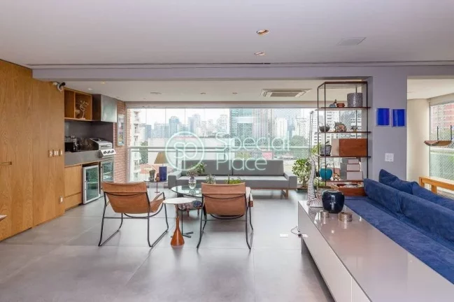 Imagem Totalmente reformado, apto com 201m² com planta versátil e super bem localizado. Amplo living com ...