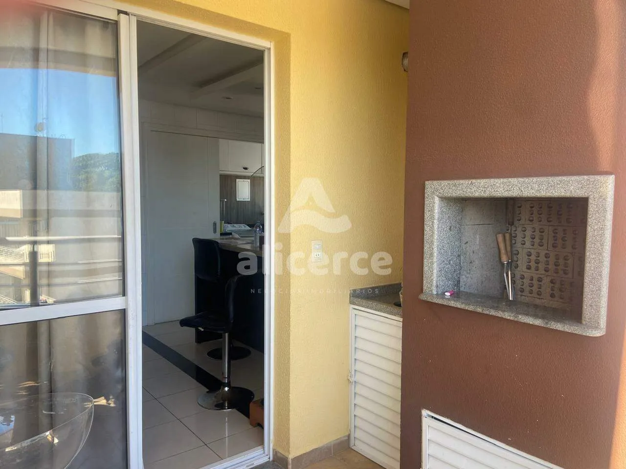 Imagem OPORTUNIDADE ÚNICA EM CAPOEIRAS - EXECENTE PADRÃO, ANDAR ALTO E PRONTO PARA MORAR!