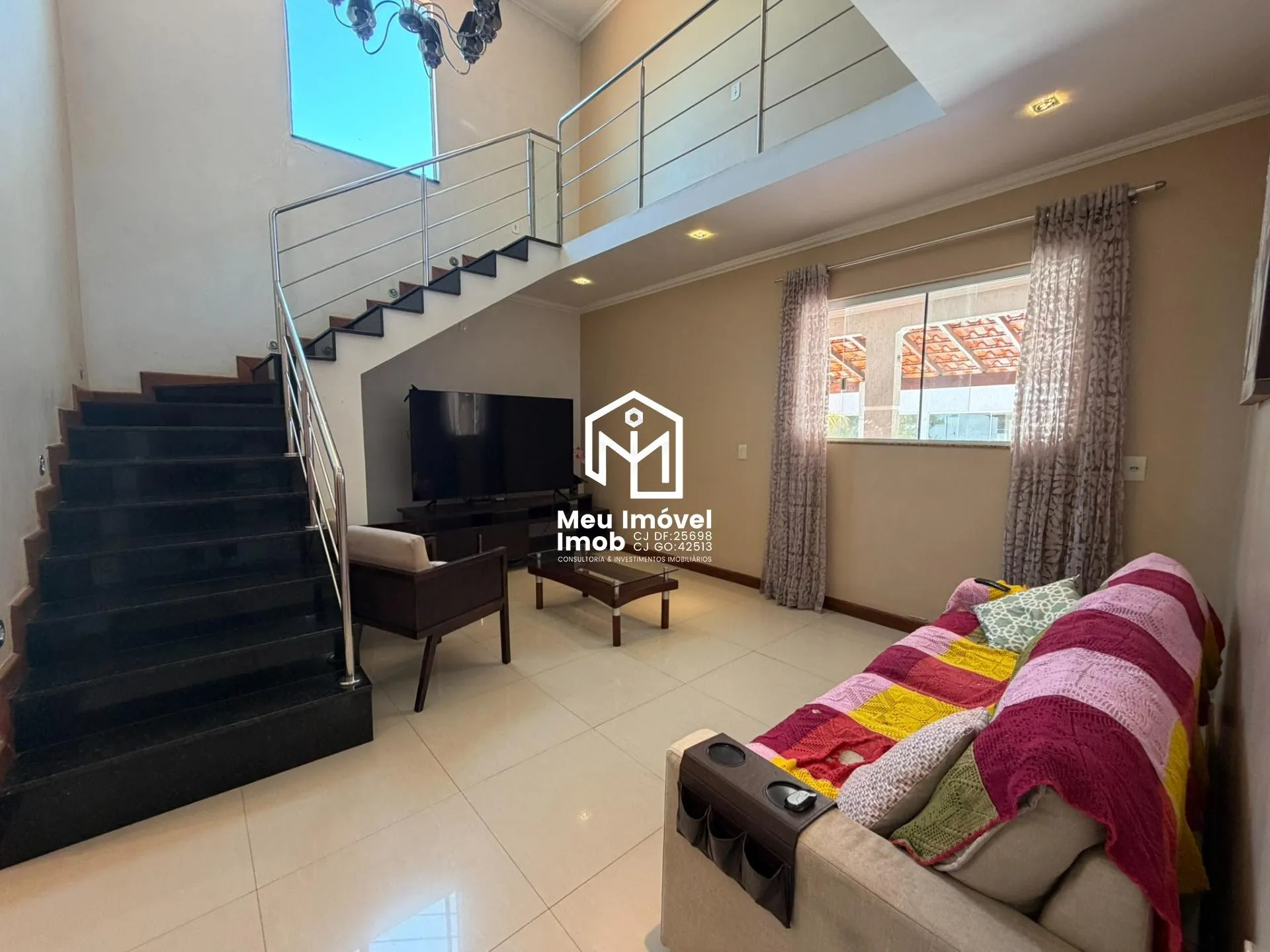 Imagem Cond. Vitória 2 Casas 700m² 5 Suítes Escritura Sobradinho DF