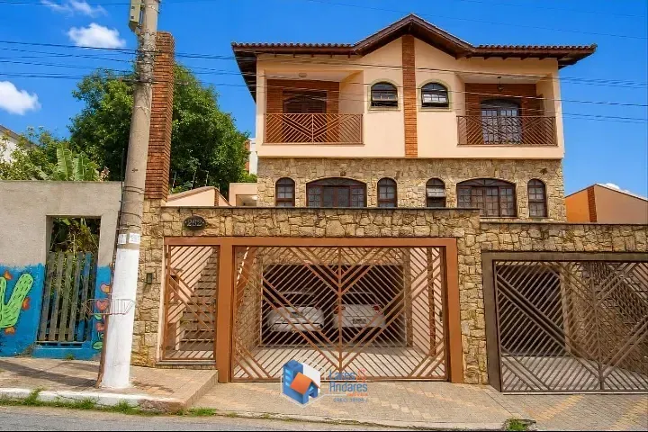 Foto do imóvel Sobrado para venda em Vila Pereira Barreto com 3 quartos, sendo 2 suítes, 200m² em Rua Luís Carneiro