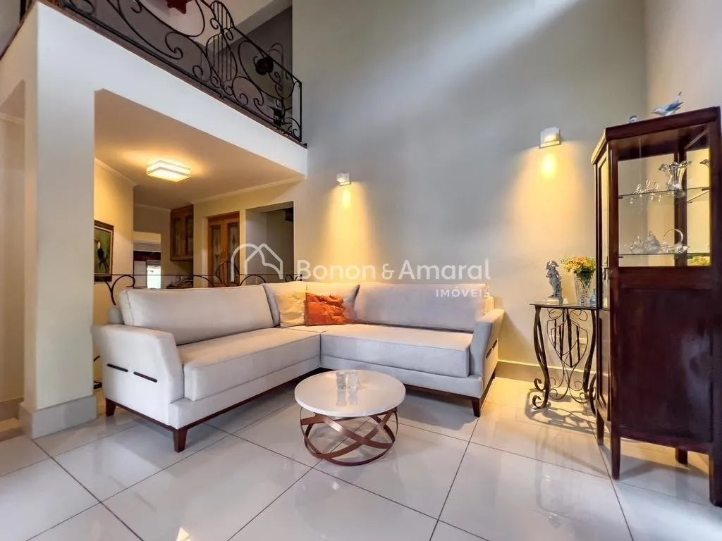 Imagem Casa à venda no Barão do Café com 3 suítes e amplo terreno