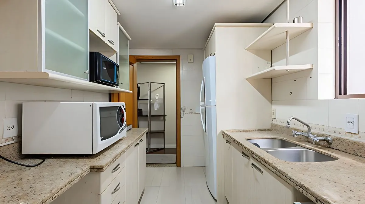 Imagem Vende-se apartamento com 2 quartos( 1 suíte), 96m², sacada e 2 vagas - Mont Serrat