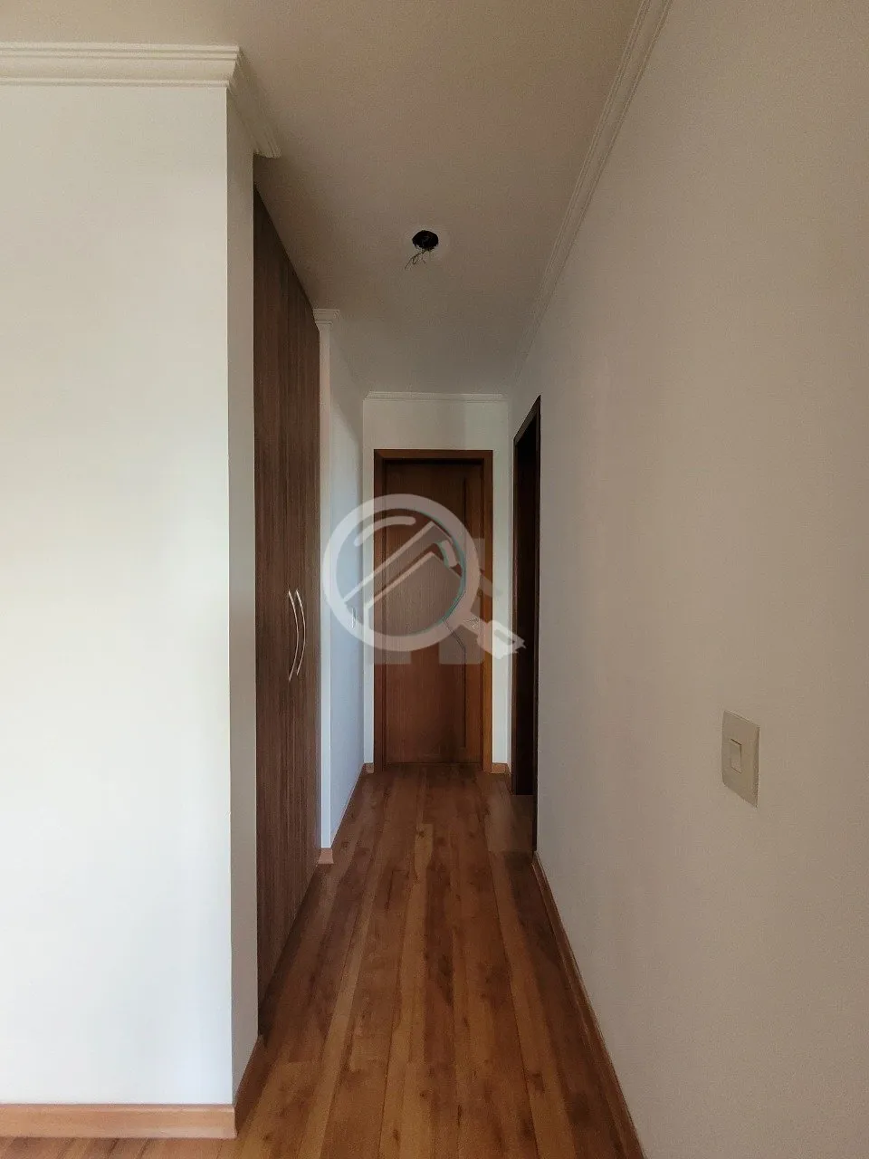 Imagem Apartamento semimobiliado de 75 m², 2 dormitórios sendo 1 suíte e 2 vagas de garagem no bairro Pe...