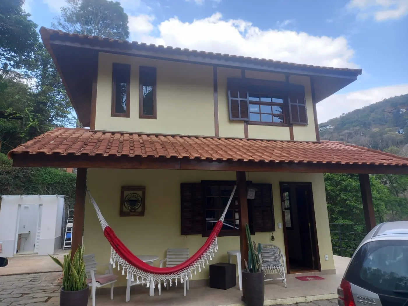Foto do imóvel Casa em Condomínio para Venda em Petrópolis / RJ em Rua A Loteamento Vale União Araras