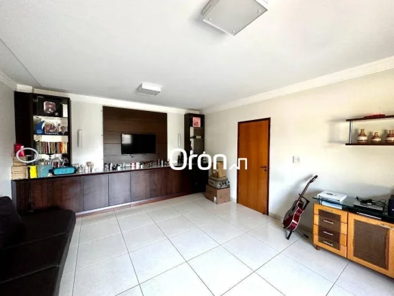 Imagem Sobrado à venda, 626 m² por R$ 2.990.000,00 - Condomínio Parque dos Cisnes - Goiânia/GO