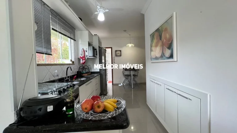 Imagem Casa com 05 dormitórios à venda, 492 m² - Praia dos Amores em Balneário Camboriú