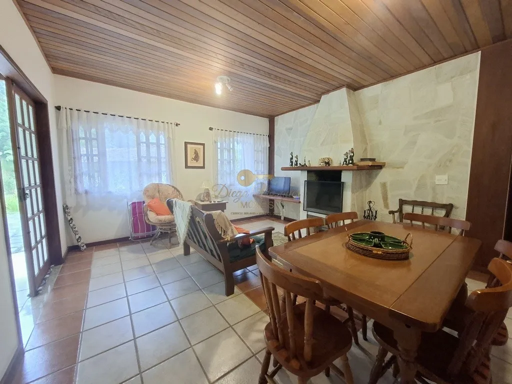 Imagem Casa em Condomínio para Venda em Teresópolis / RJ no bairro Canoas
