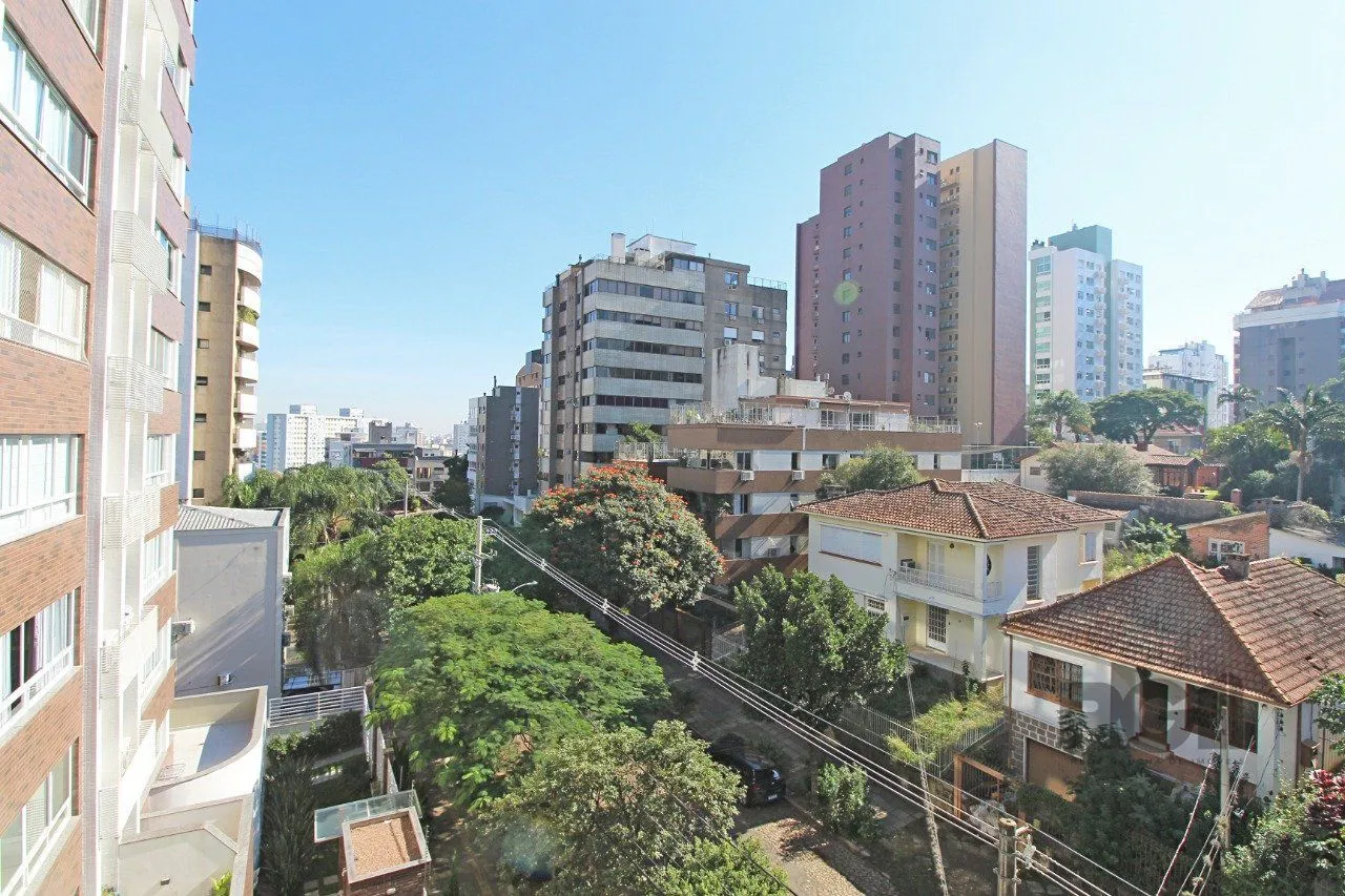 Imagem Apartamento de 3 dormitórios, suíte e 2 vagas de garagem no bairro Petrópolis em Porto Alegre