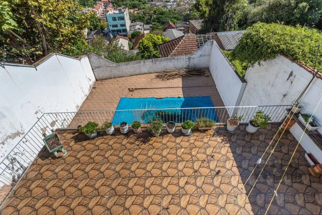 Imagem Casa com 3 Quartos à Venda, 293 m² por R$ 650.000