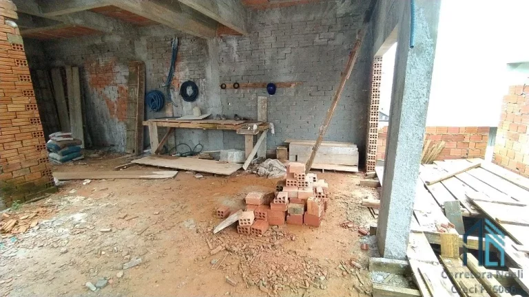 Imagem Sobrado em condomínio, 04 quartos sendo 03 suítes, 04 vagas no Santa Cândida Curitiba Pr