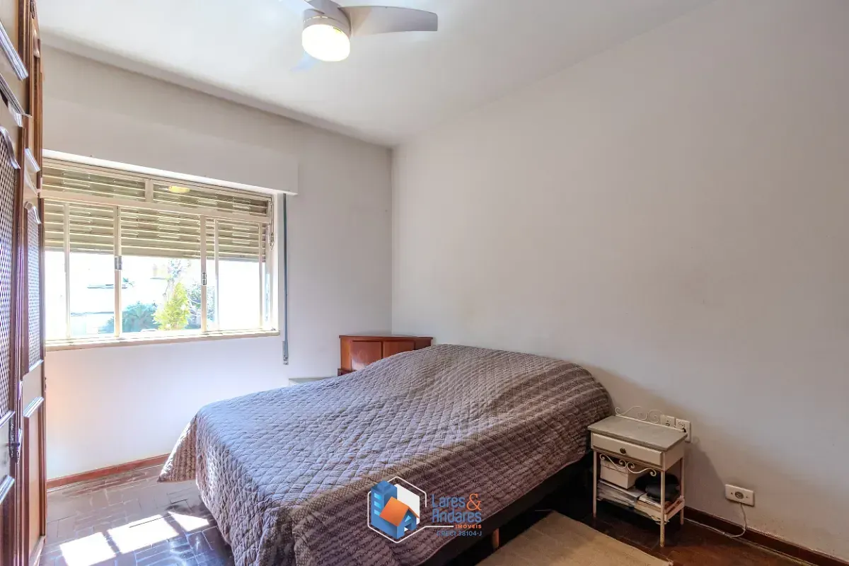 Imagem Sobrado para venda em Aclimação com 4 quartos, sendo 1 suíte, 452m²