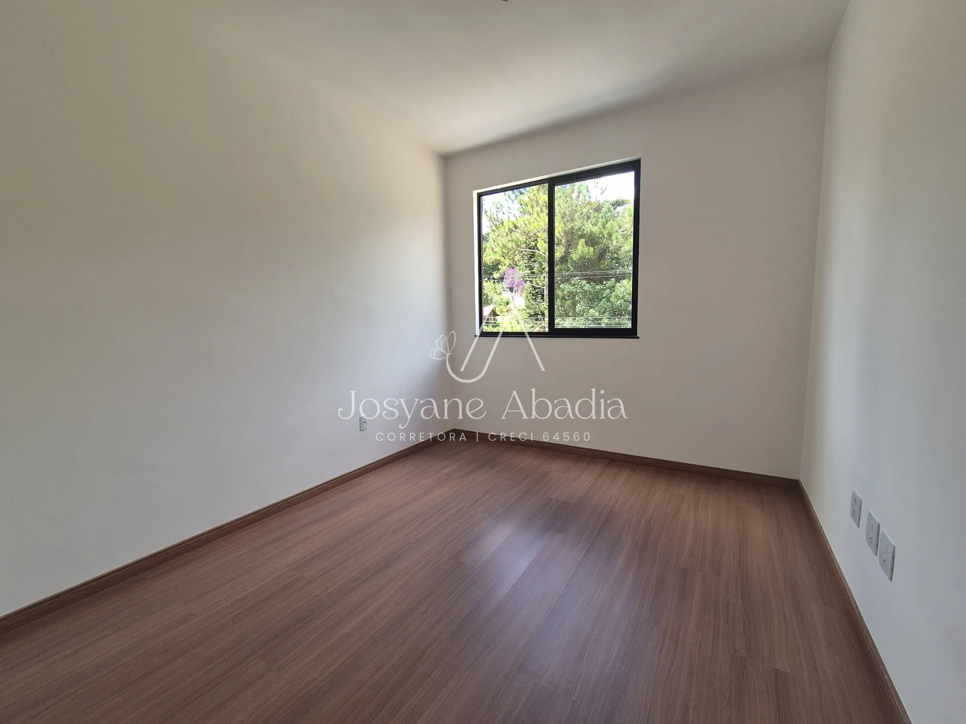 Imagem Casa Nova à Venda no Bairro Aeroporto em Juiz de Fora | 3 Quartos, Suíte e Alto Padrão