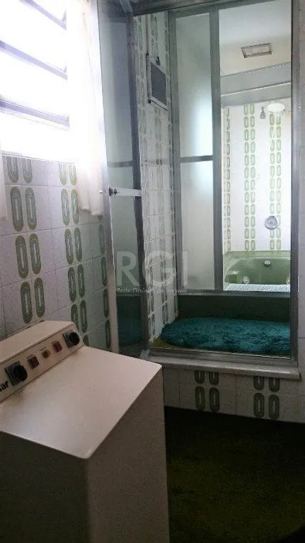 Imagem Casa com 4 dormitórios no Bairro Guarujá