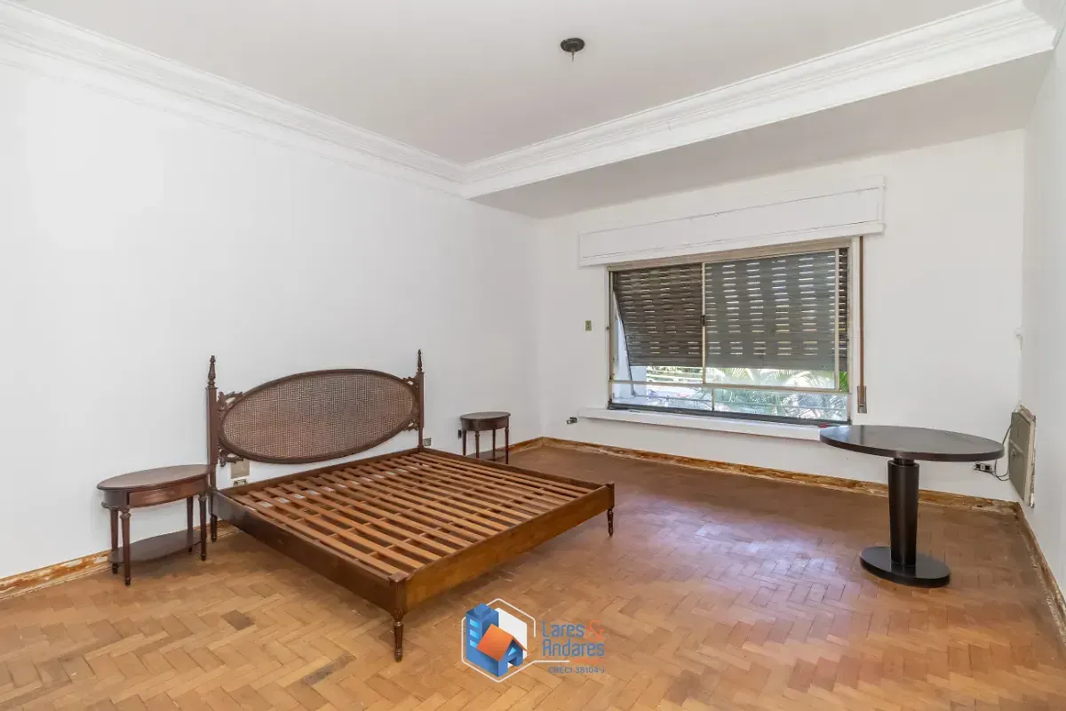 Imagem Casa para venda em Paraíso com 4 quartos, sendo 1 suíte, 244m²