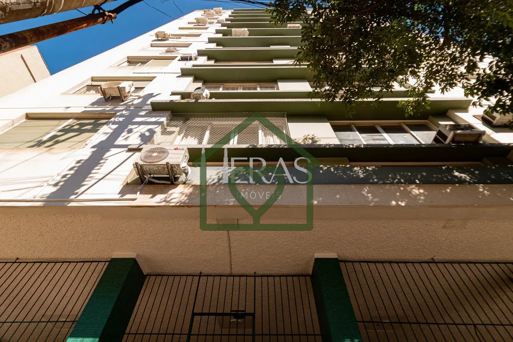 Imagem Amplo apartamento mobiliado, com 116 m² de área privativa; - 3 dormitórios amplos com ar condicio...