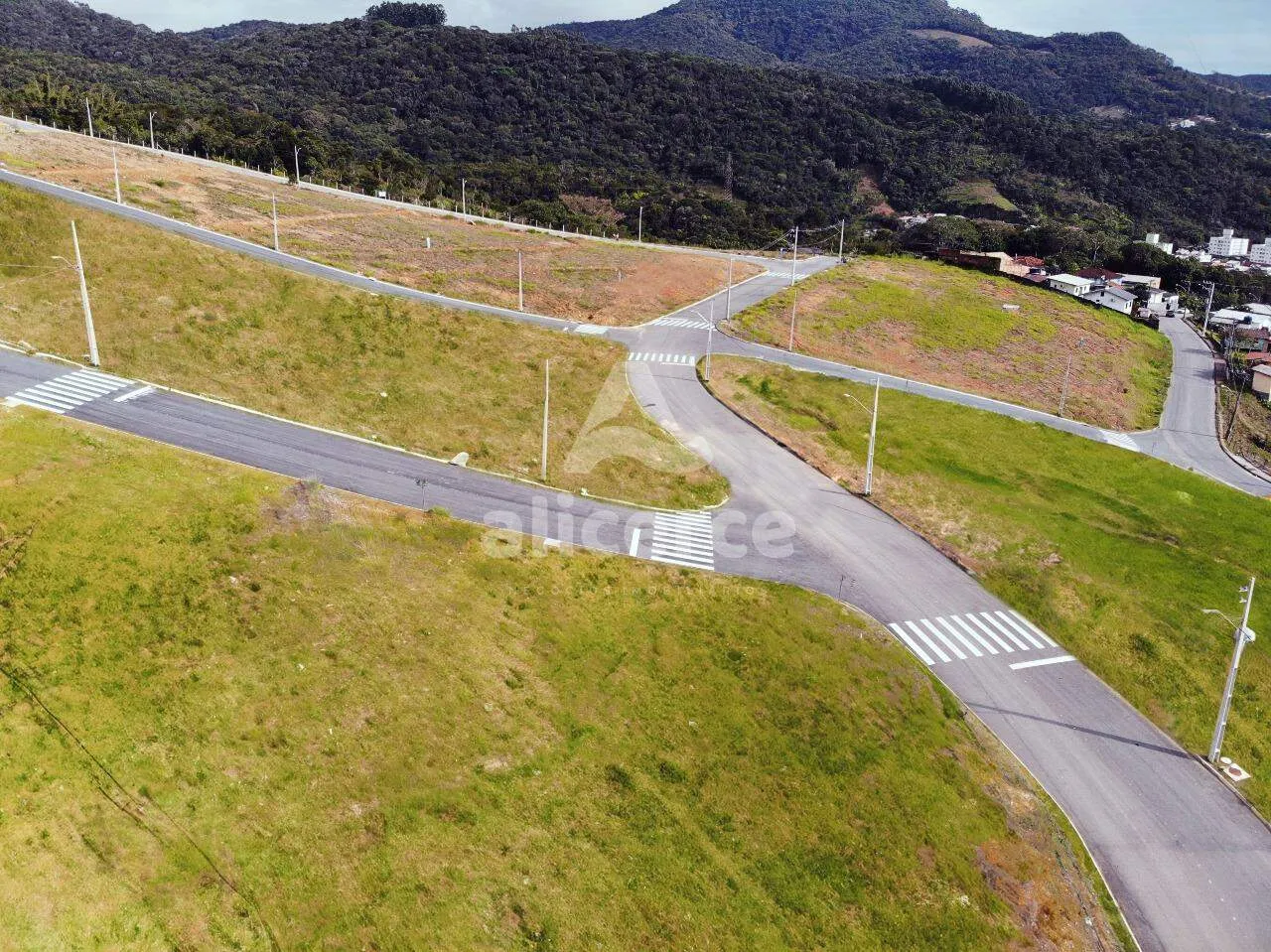 Imagem Terreno 485 m² no Residencial Altos do Jardim - Conforto, Lazer e Valorização por R$ 390 mil
