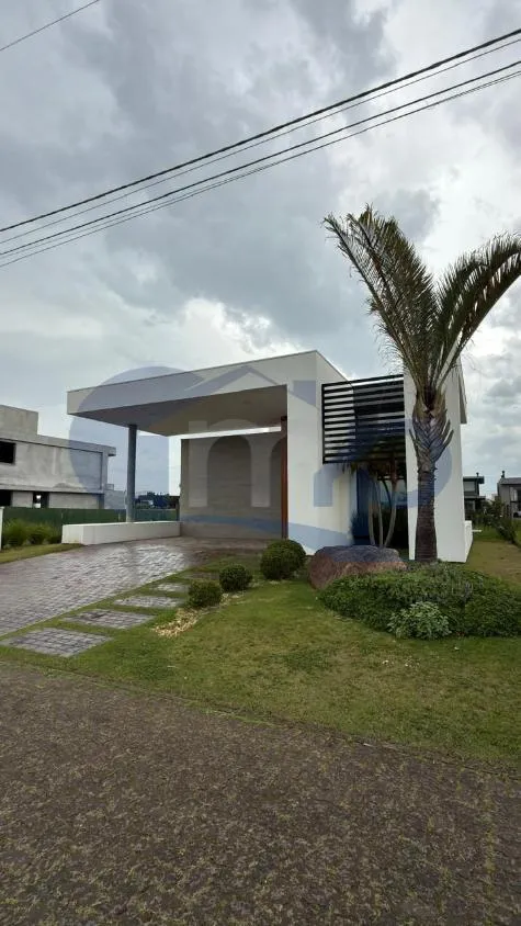 Imagem Casa a venda com 3 suites no Engenho Velho em Torres/RS