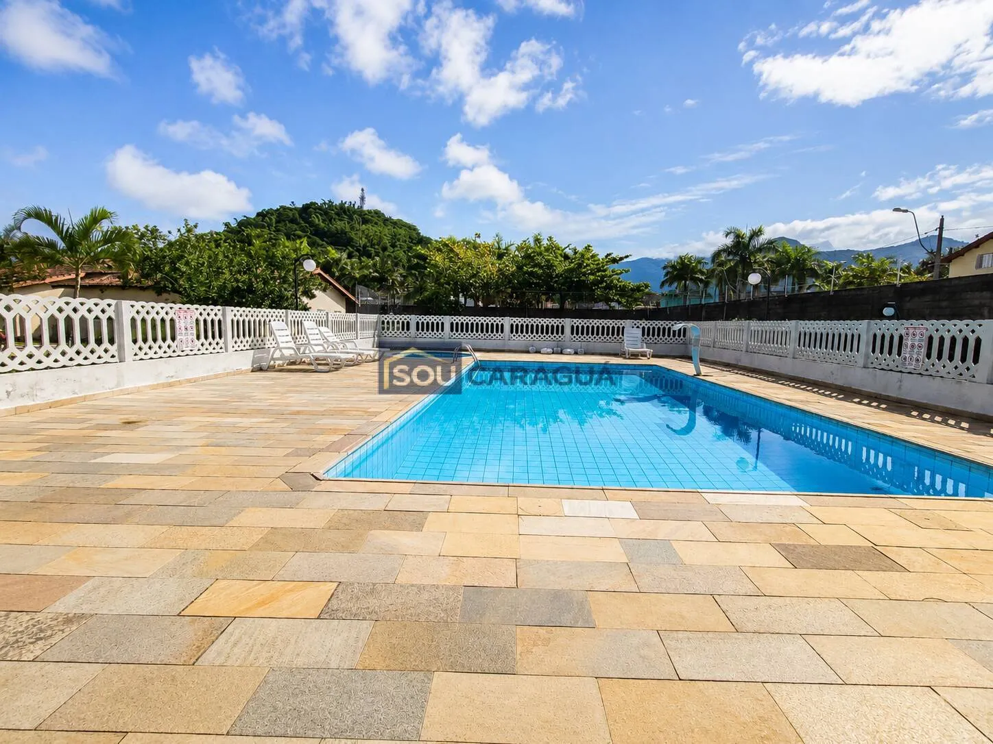 Foto do imóvel Casa térrea em Condomínio com piscina a venda na Martim de Sá