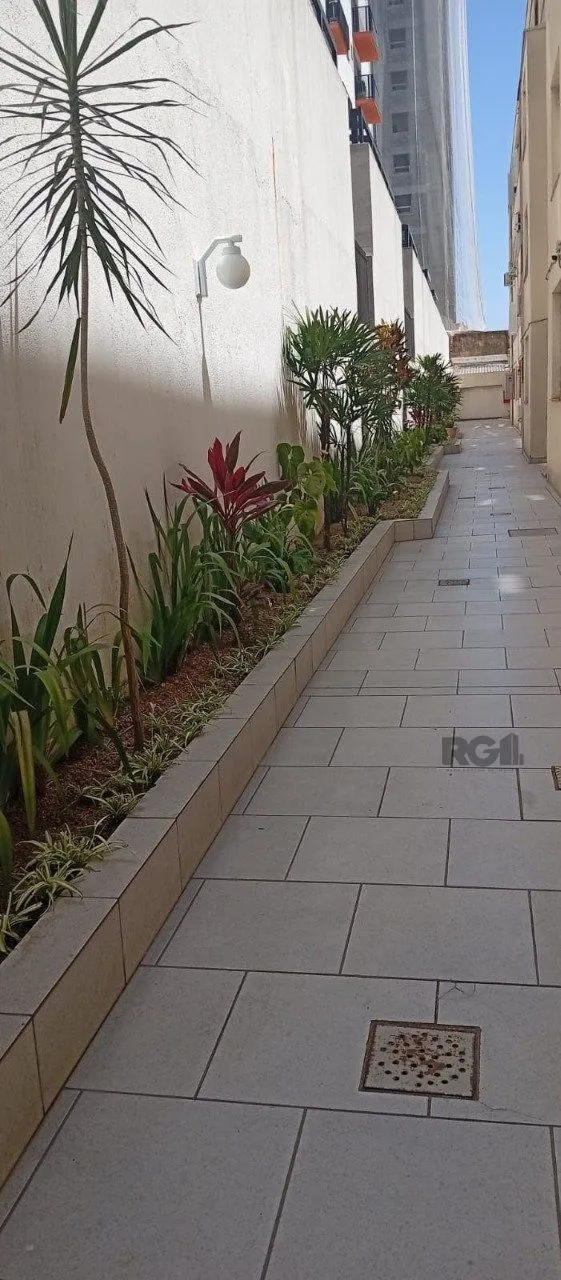 Imagem Apartamento 2 dormitórios , terreno elevado, lateral, bairro cidade baixa- Porto