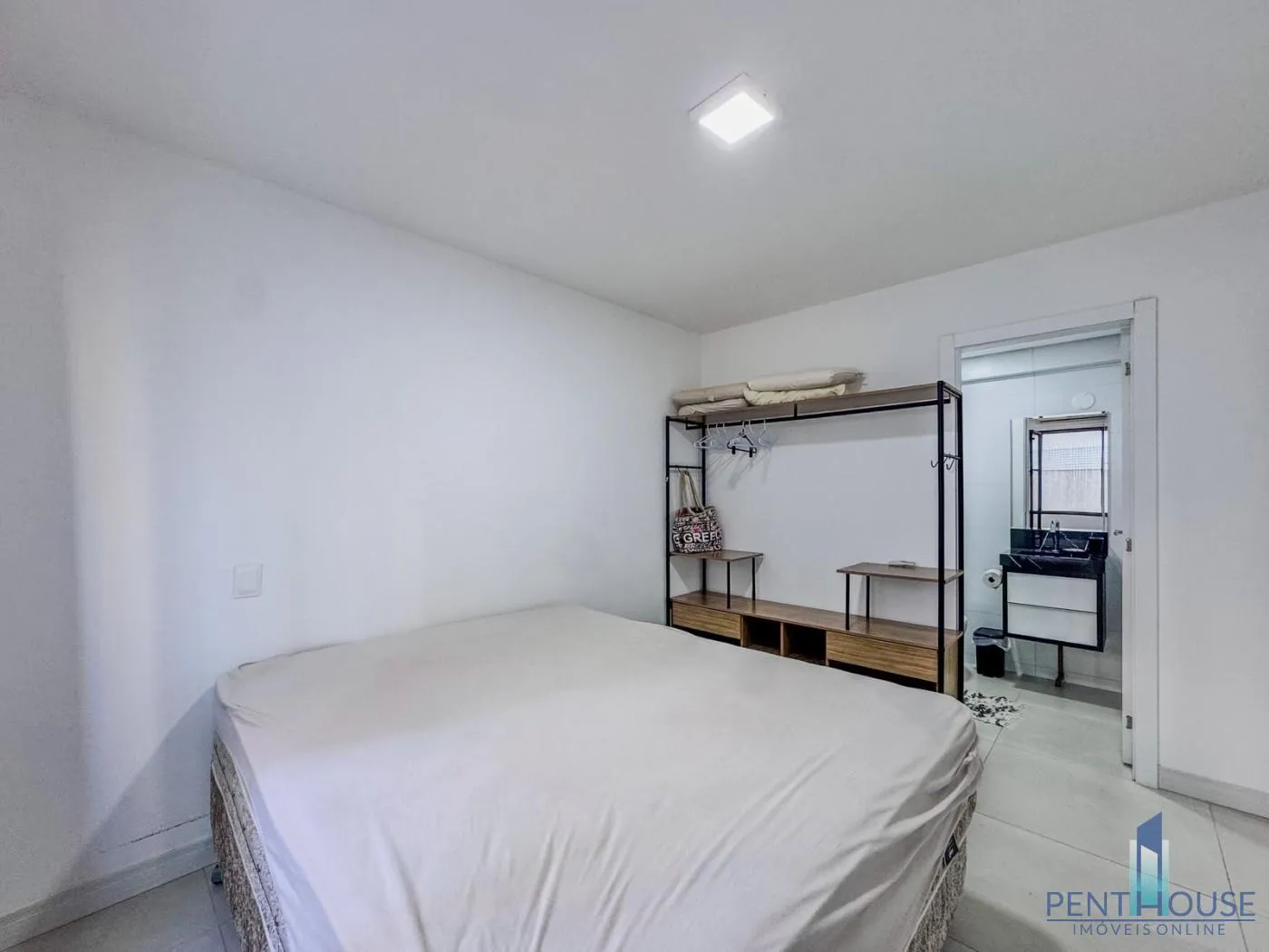 Imagem Apartamento Zona Central para Venda em Balneário Camboriú, CENTRO, 2 dormitórios, 1 suíte, 2 banheiros, 1 vaga