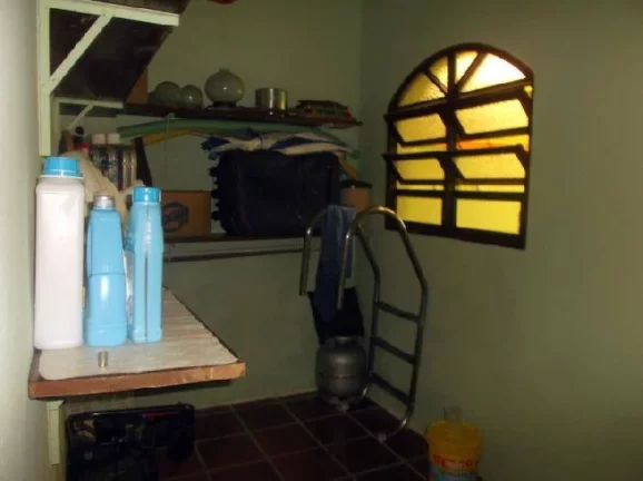Imagem CASA LADO PRAIA EM TRES LOTES COM PISCINA