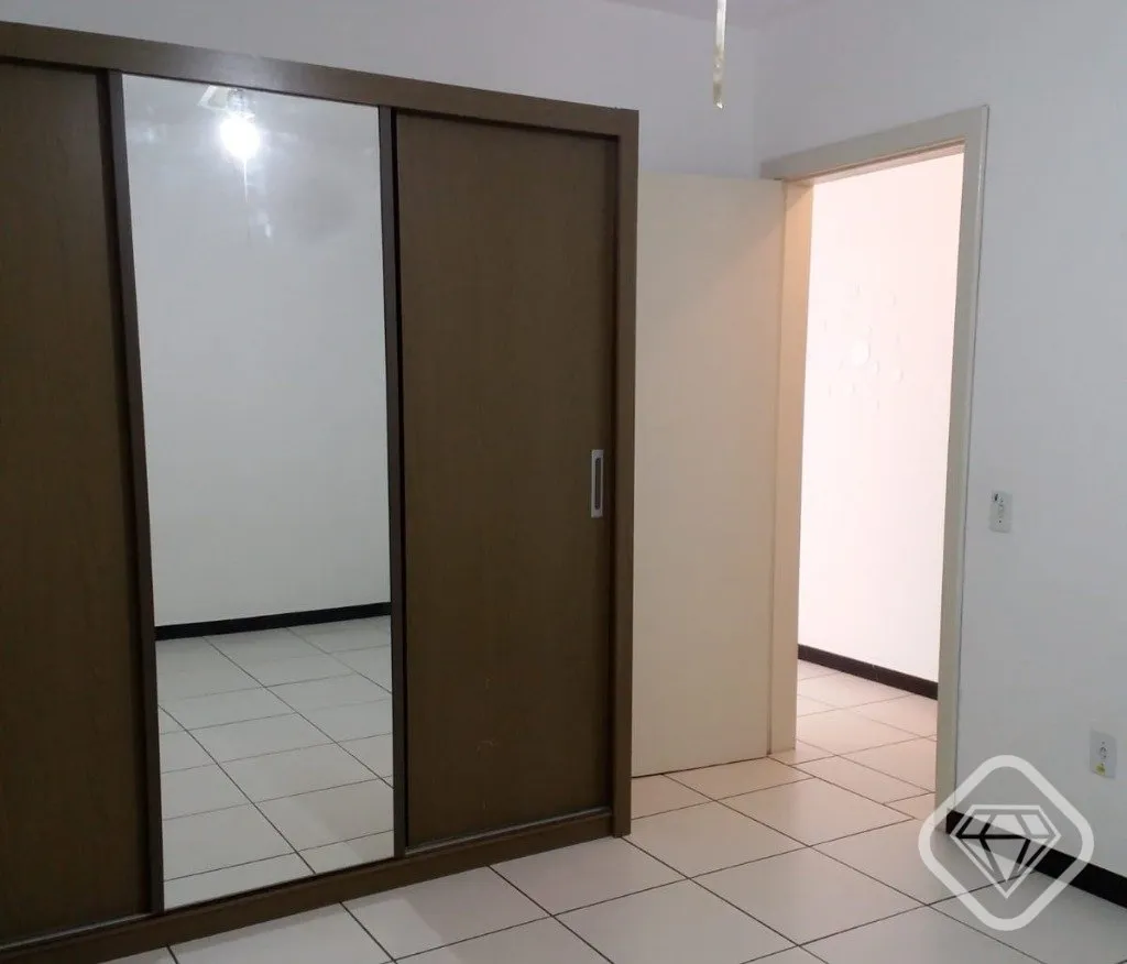 Imagem Apartamento reformado com vaga escriturada e excelente localização

Apartamento de 2 dormitórios,...