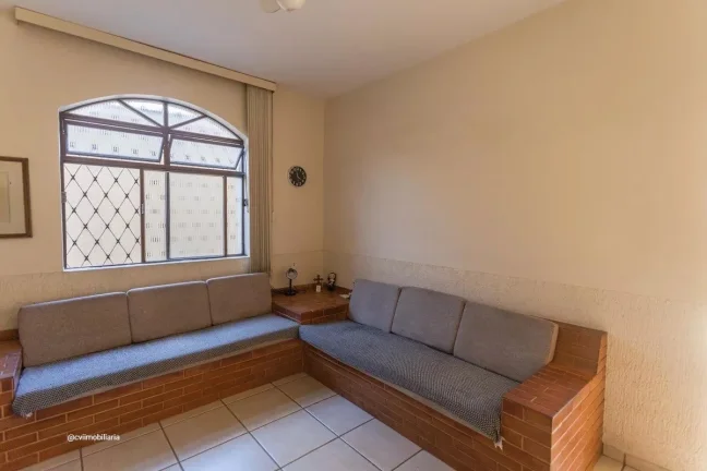 Imagem Casa ampla em lote de 360m², localizada no bairro Santa Inês, ideal para quem busca espaço, confo...